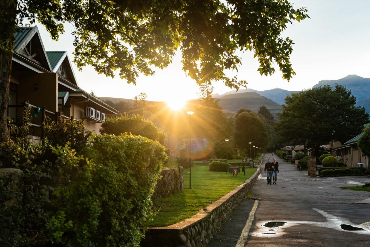 Gooderson Leisure Riverbend Chalets Self Catering And Timeshare Gold Crown Resort Drakensberg Garden Exterior foto