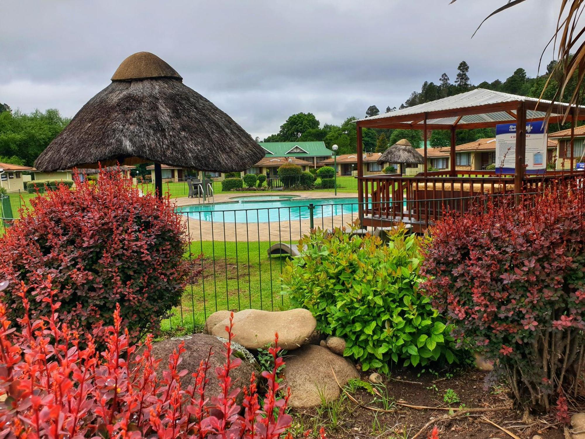 Gooderson Leisure Riverbend Chalets Self Catering And Timeshare Gold Crown Resort Drakensberg Garden Exterior foto
